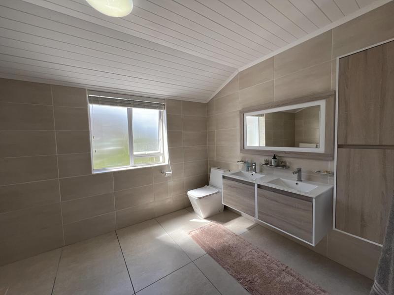 6 Bedroom Property for Sale in Rooi Els Western Cape
